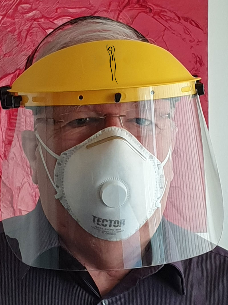 Dr Wenzel, Gynäkologe in München mit Mundschutz Dr Wenzl gynäkologe muenchen